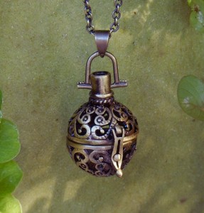 Medieval Amber Resin Pendant Locket Necklace in Bronze